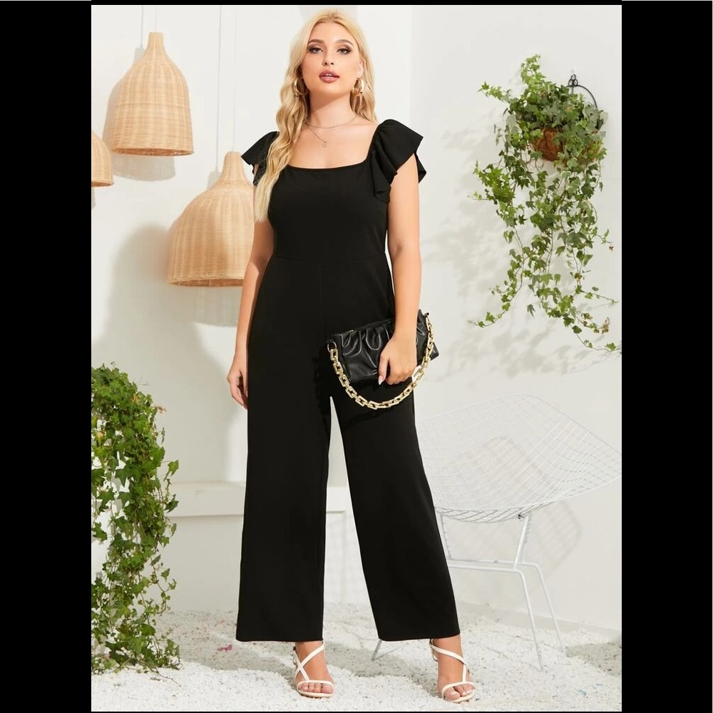 😍Gorgeous Plus Size Solid Black Jumpsuit😍Size 0XL😍